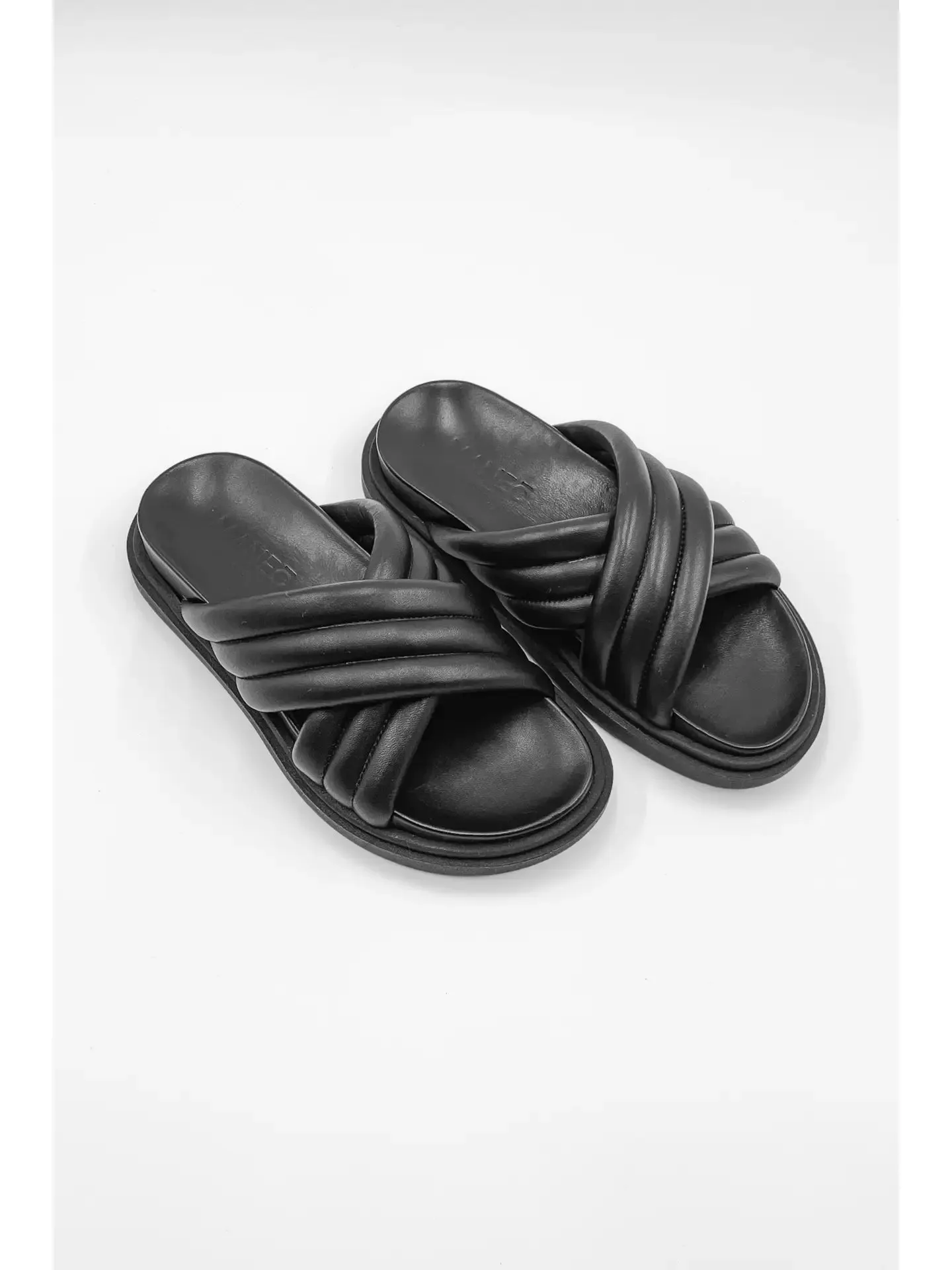 Maneo Anna Leather Slide Sandal| Black